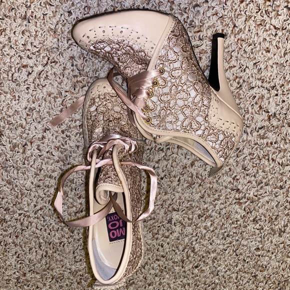 Mojo Moxy Shoes - Mojo Heel